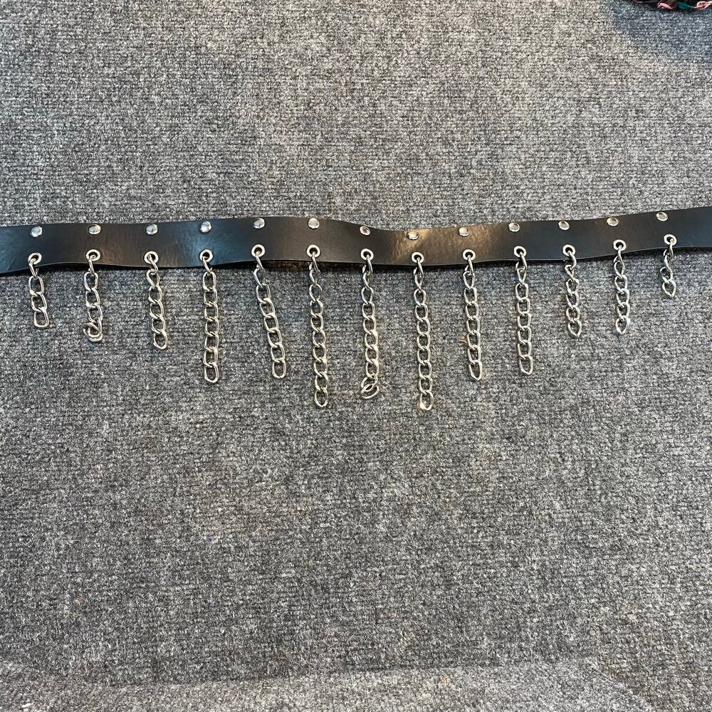 Hot Topic Size 32-34 Medium Hanging Sliver Chains Belt Emo Goth Black Leather